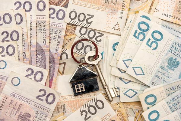 Jak wybrać między CreditU a SuperGrosz? Poradnik finansowy