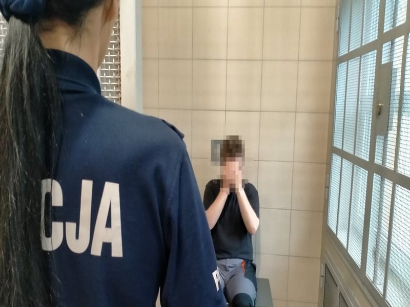 Mieli koguta, gaz i atrapy broni. Udawali policjantów, ale trafili na silniejszego
